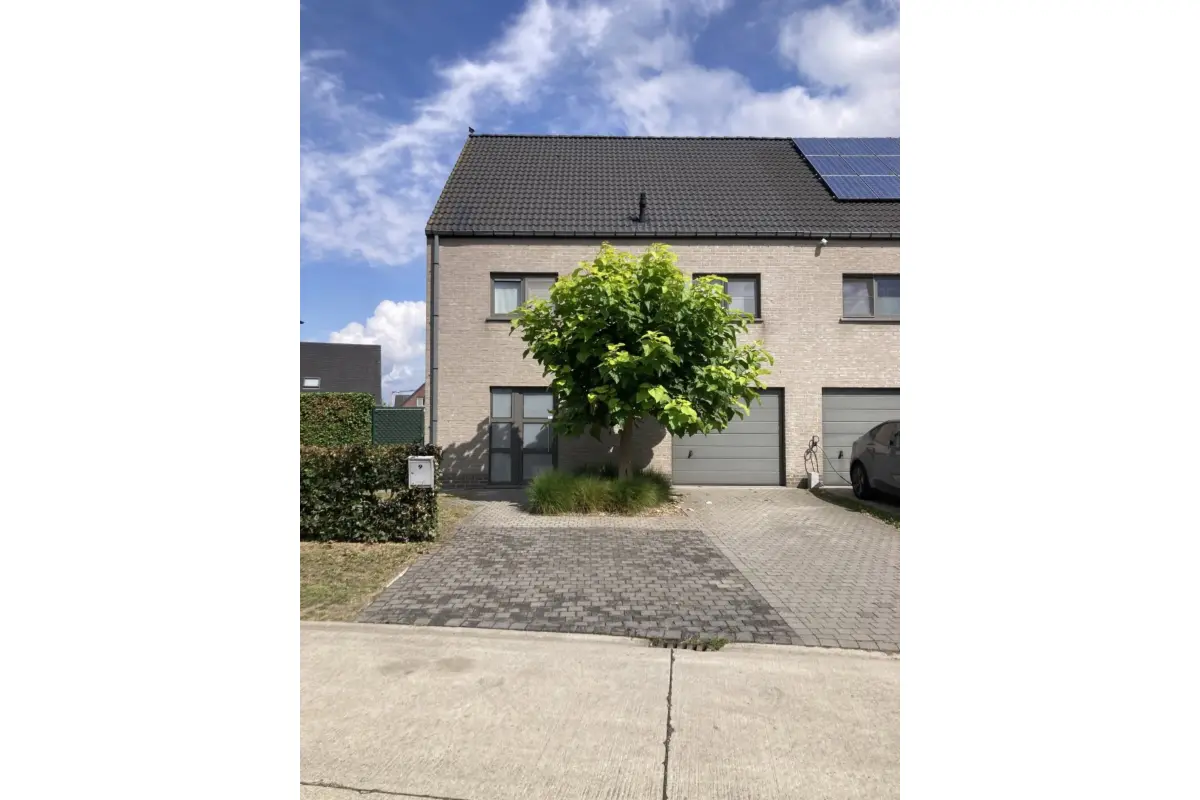 Huis te  huur in Lochristi 9080 1550.00€ 4 slaapkamers 180.00m² - Zoekertje 737336