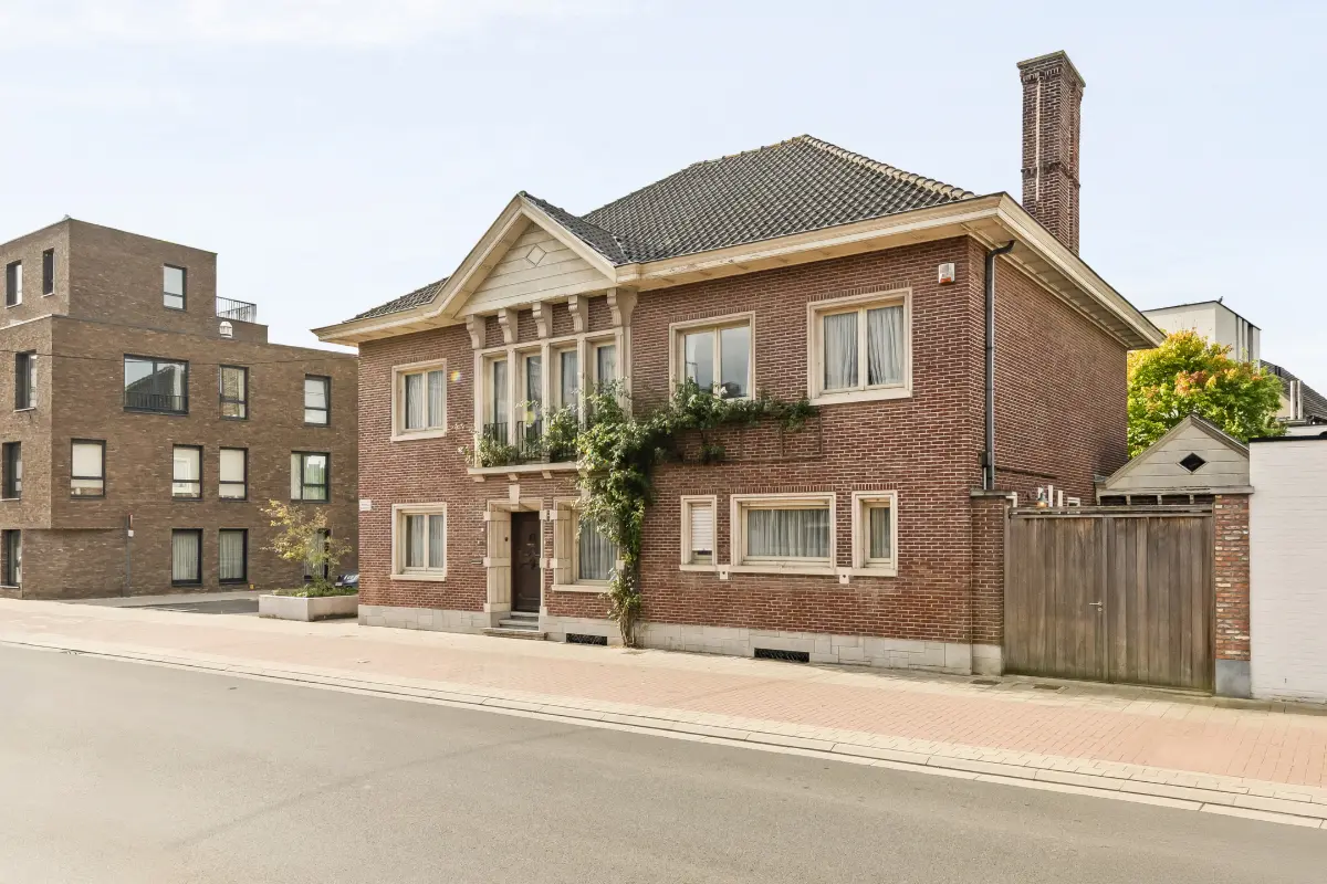 Herenhuis te  koop in Oudenaarde 9700 499500.00€ 6 slaapkamers 450.00m² - Zoekertje 737403