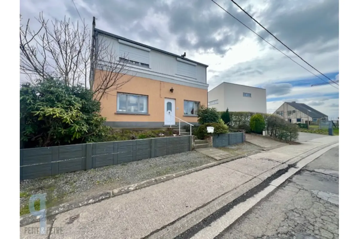 Huis te  koop in Zottegem 9620 215000.00€ 3 slaapkamers 150.00m² - Zoekertje 737988