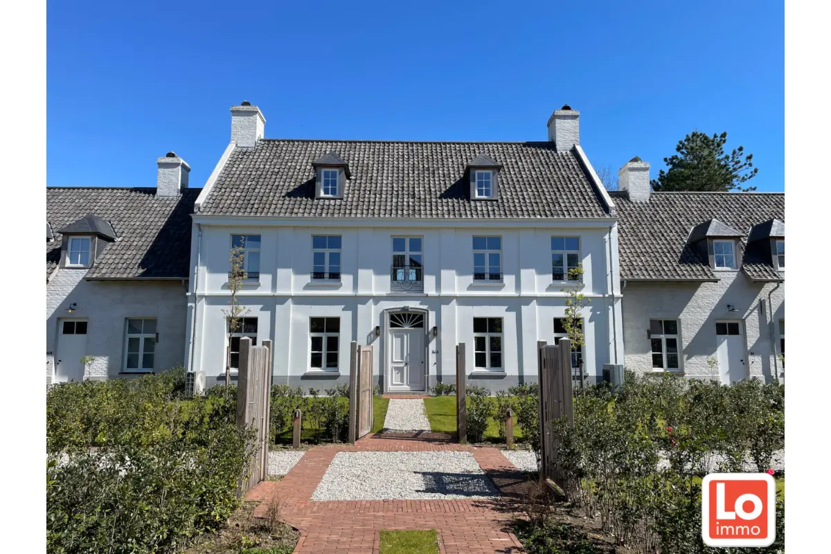 Huis te  huur in Lochristi 9080 2300.00€ 4 slaapkamers 246.00m² - Zoekertje 738052