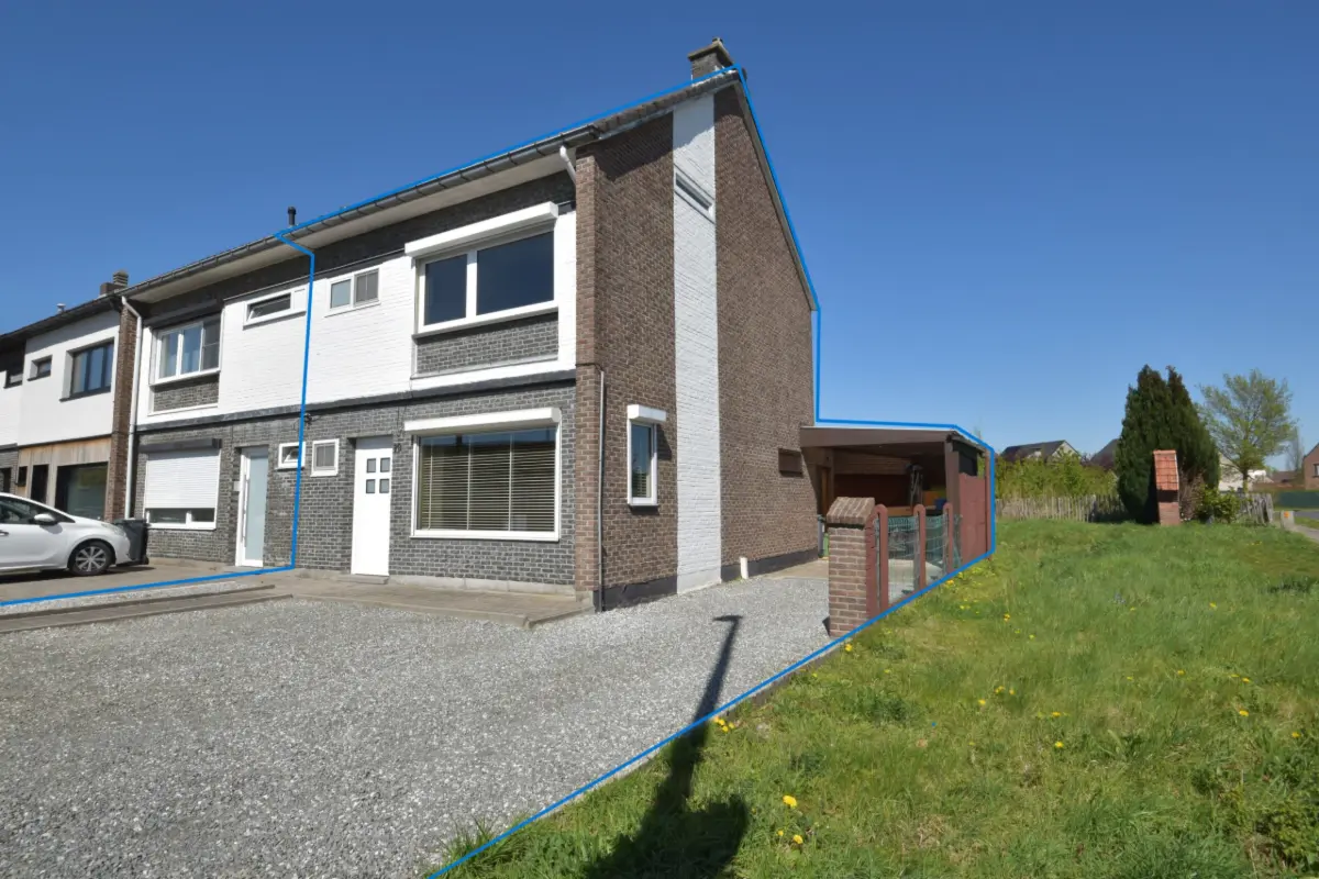 Huis te  koop in Sint-Niklaas 9100 260000.00€  slaapkamers m² - Zoekertje 737276