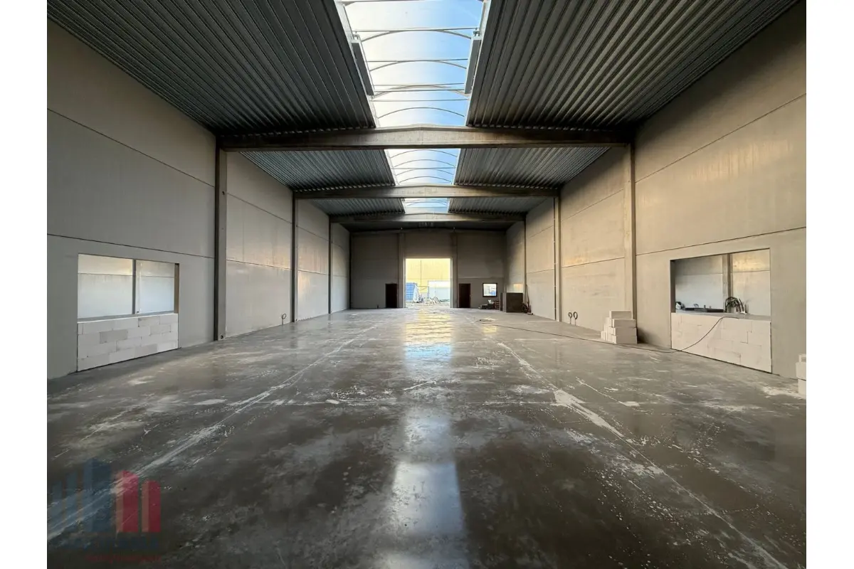 Handelszaak te  huur in Evergem 9940 3200.00€  slaapkamers 487.00m² - Zoekertje 738955