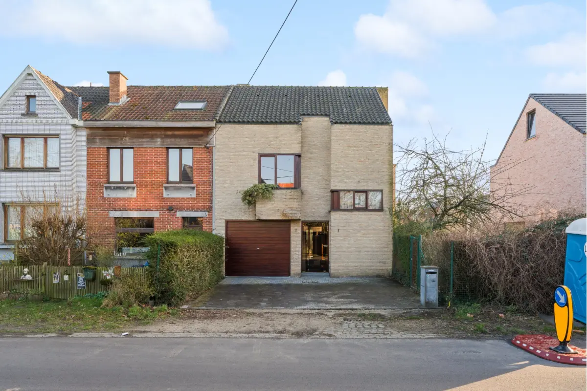 Huis te  koop in Sint-Amandsberg 9040 545000.00€ 3 slaapkamers 233.00m² - Zoekertje 738717