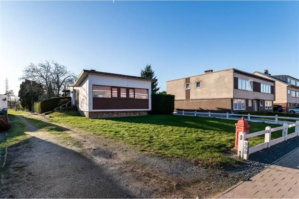 Huis te  koop in Sint-Niklaas 9100 369000.00€ 3 slaapkamers 127.00m² - Zoekertje 738240