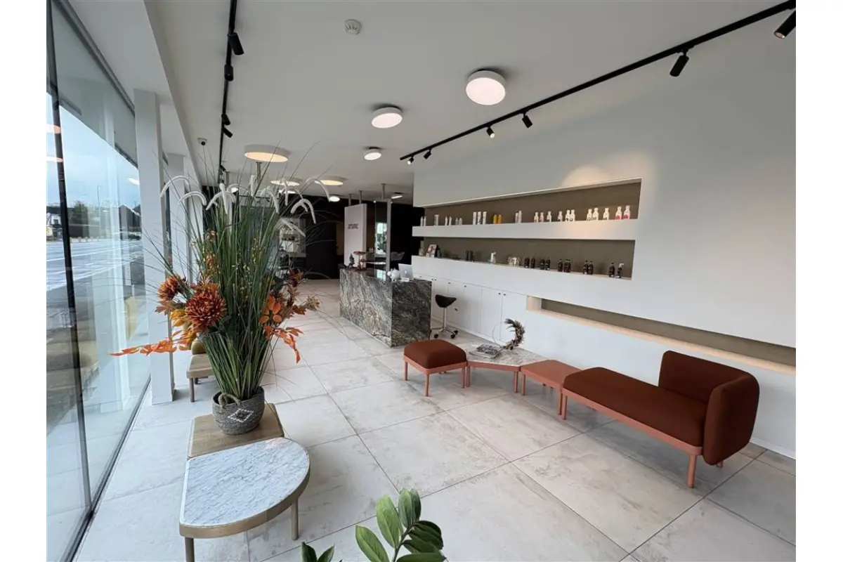Handelszaak te  huur in Kemzeke 9190 1200.00€  slaapkamers m² - Zoekertje 738546