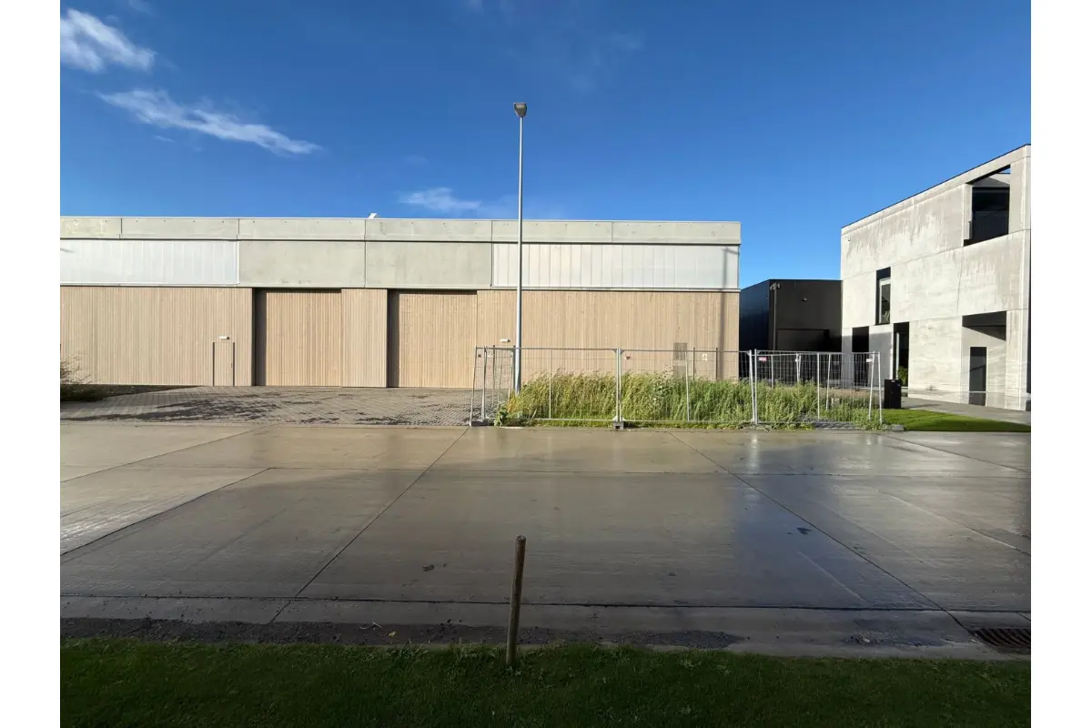 Handelszaak te  huur in Deinze 9800 3500.00€  slaapkamers 842.00m² - Zoekertje 738952