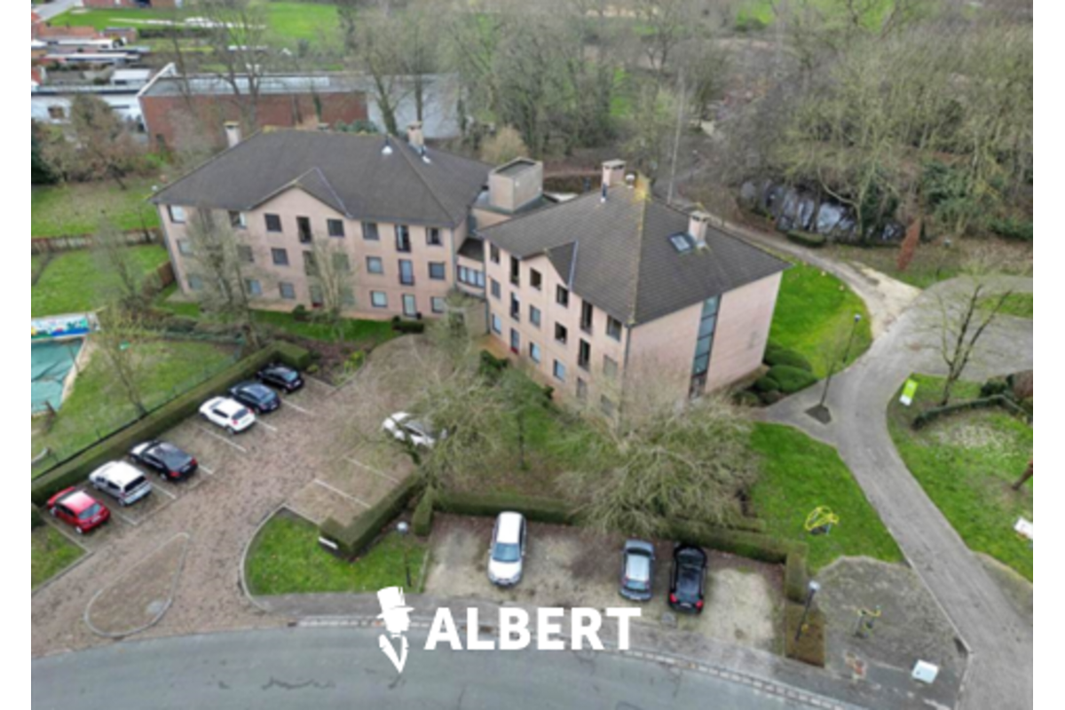 Handelszaak te  koop in Knesselare 9910 4235000.00€  slaapkamers 4500.00m² - Zoekertje 738703