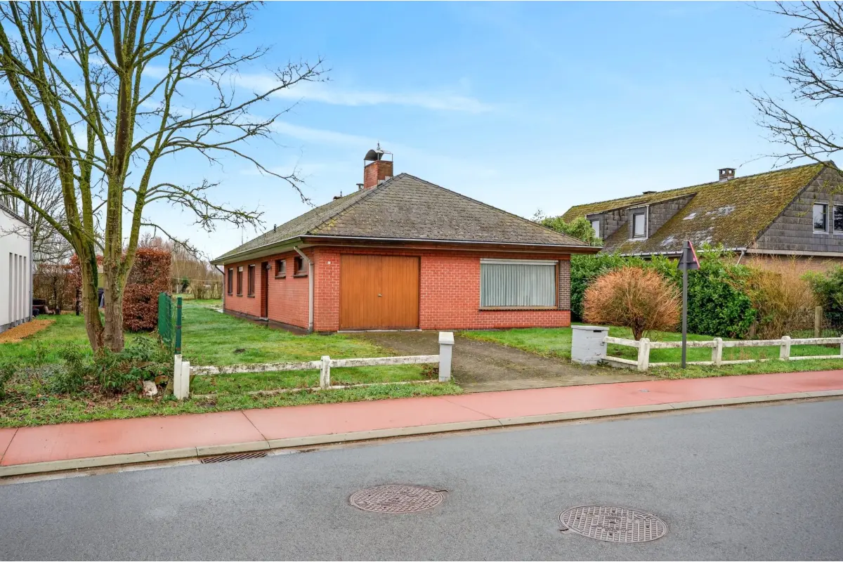 Bungalow te  koop in Zele 9240 398000.00€ 3 slaapkamers 246.00m² - Zoekertje 738291