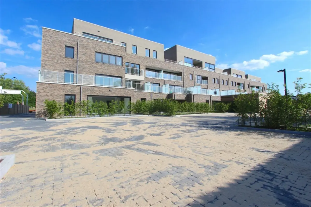 Parking te  koop in Zwijnaarde 9052 7500.00€  slaapkamers m² - Zoekertje 738261