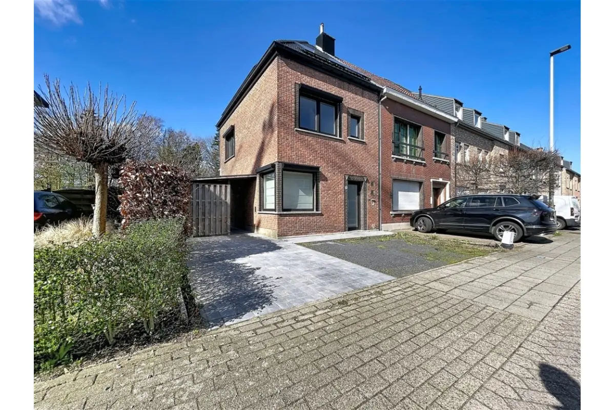 Huis te  koop in Sint-Niklaas 9100 359000.00€ 3 slaapkamers 130.00m² - Zoekertje 740044