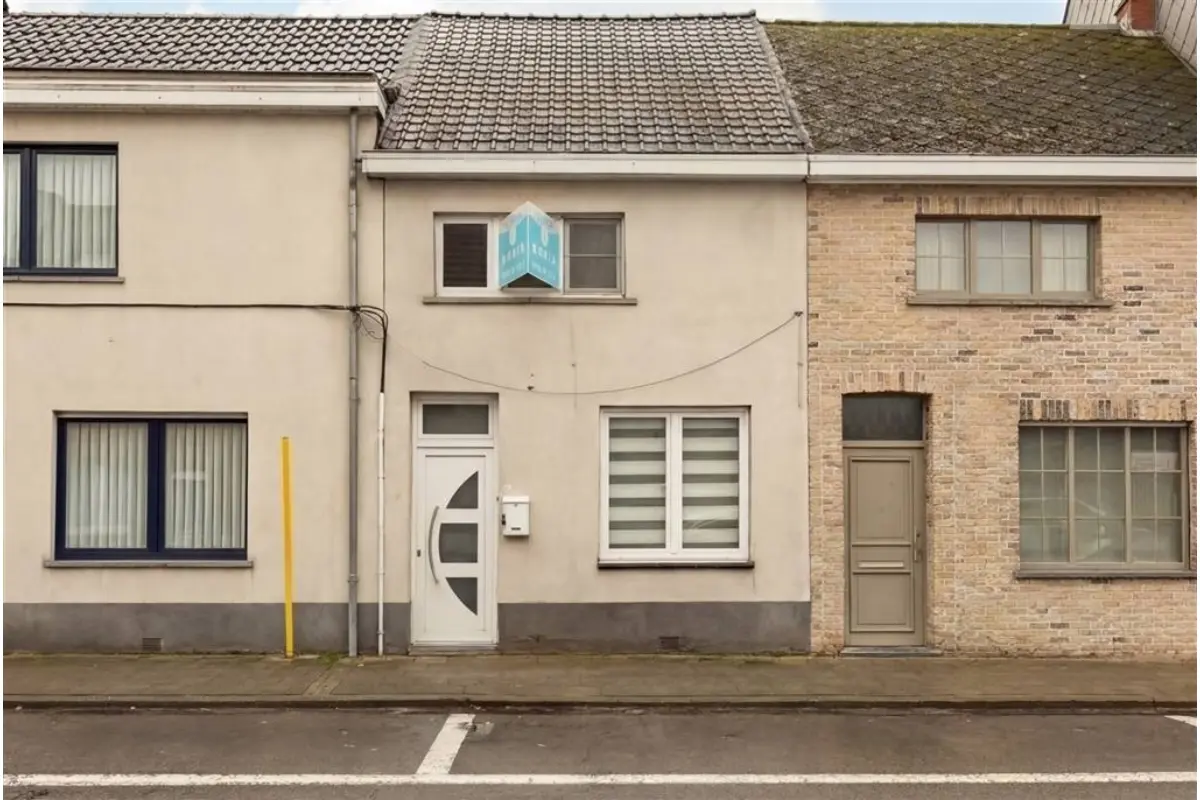 Huis te  koop in Zele 9240 199000.00€ 3 slaapkamers 146.00m² - Zoekertje 739876
