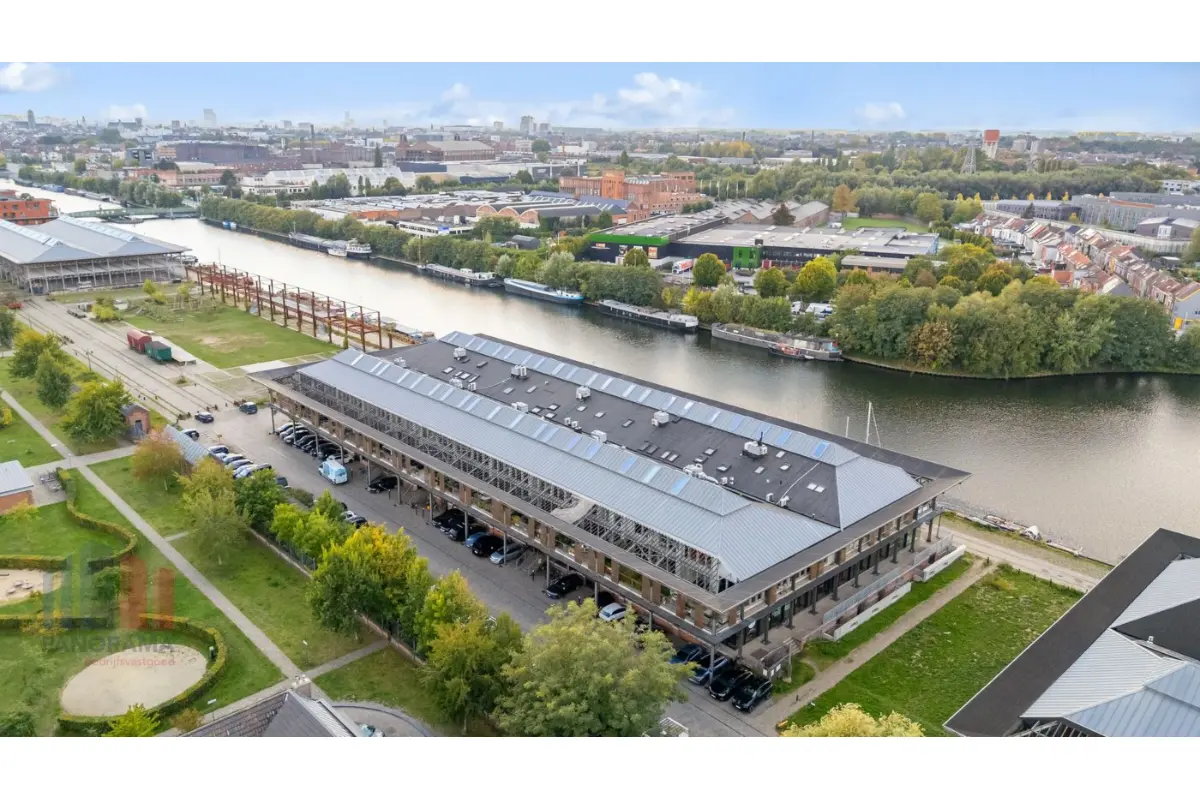 Handelszaak te  huur in Gent 9000 2500.00€  slaapkamers 156.00m² - Zoekertje 739921