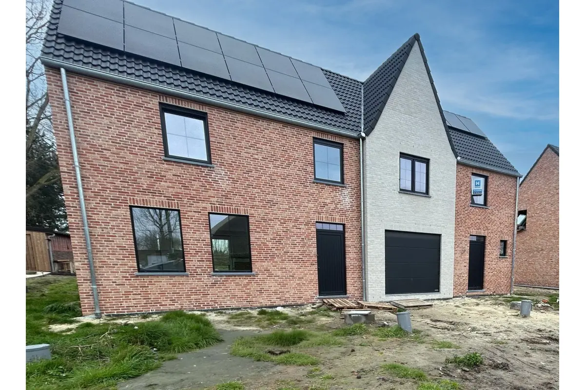 Huis te  koop in Waarschoot 9950 444646.00€ 3 slaapkamers 150.00m² - Zoekertje 739851