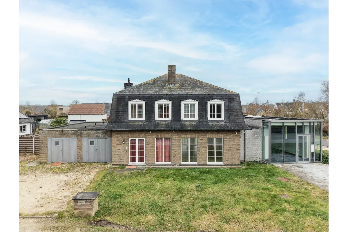 Huis te  koop in Aalter 9880 537500.00€ 4 slaapkamers 292.00m² - Zoekertje 740585