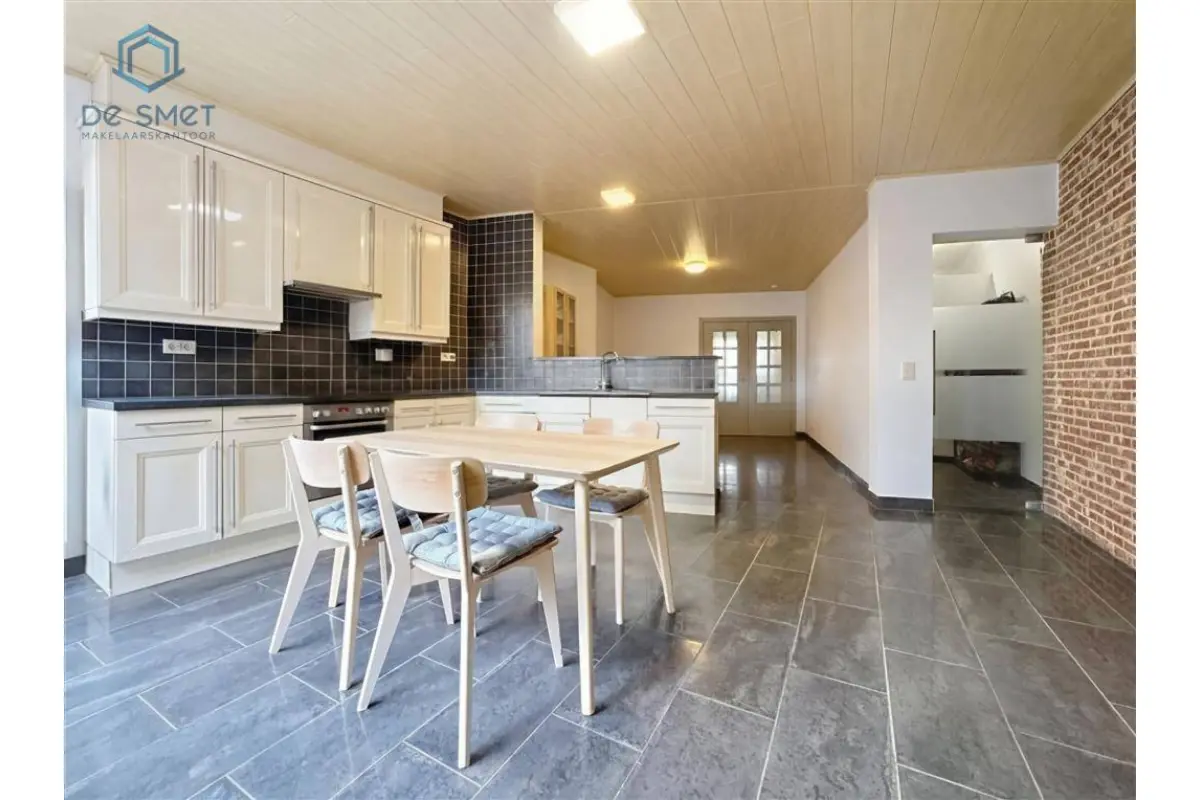 Huis te  koop in Brakel 9660 250000.00€ 4 slaapkamers 189.00m² - Zoekertje 741198