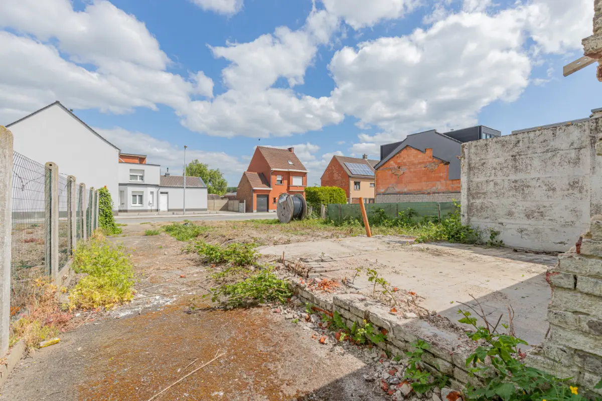 Grond te  koop in Denderleeuw 9470 84000.00€  slaapkamers m² - Zoekertje 741796