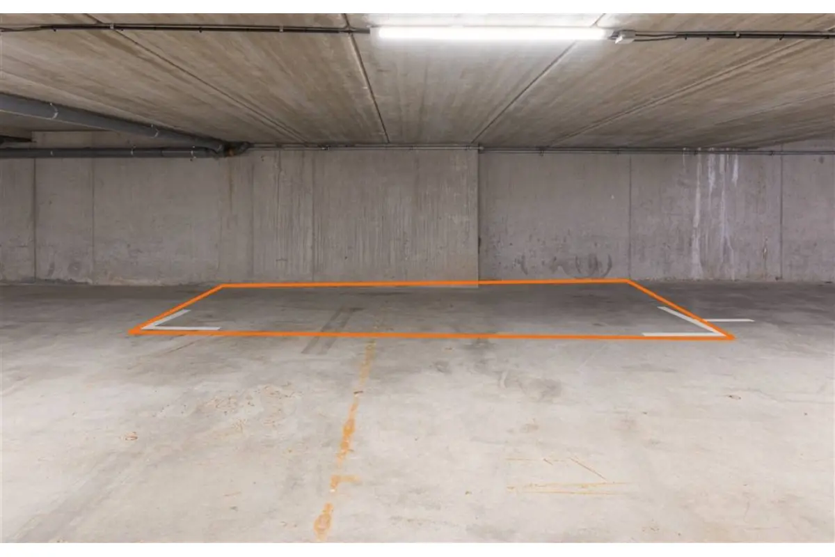 Parking & garage te  koop in Erpe-Mere 9420 12000.00€  slaapkamers m² - Zoekertje 743268