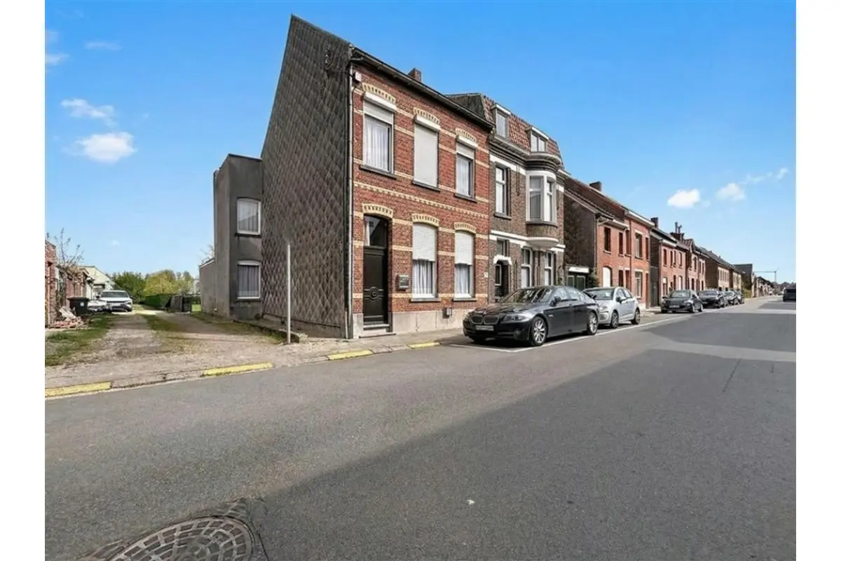 Huis te  koop in Sint-Gillis-Waas 9170 225000.00€ 3 slaapkamers 175.00m² - Zoekertje 743215