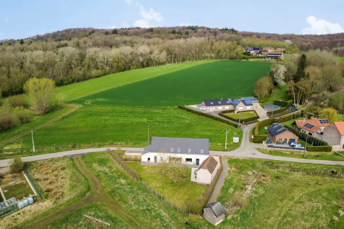 Huis te  koop in Ronse 9600 325000.00€ 4 slaapkamers 226.00m² - Zoekertje 743367