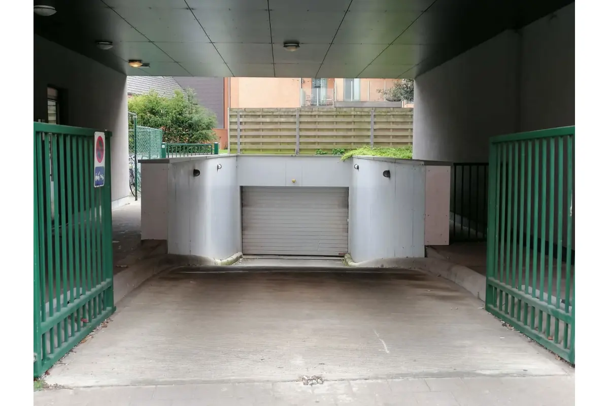 Parking te  huur in Gent 9000 100.00€  slaapkamers m² - Zoekertje 744027