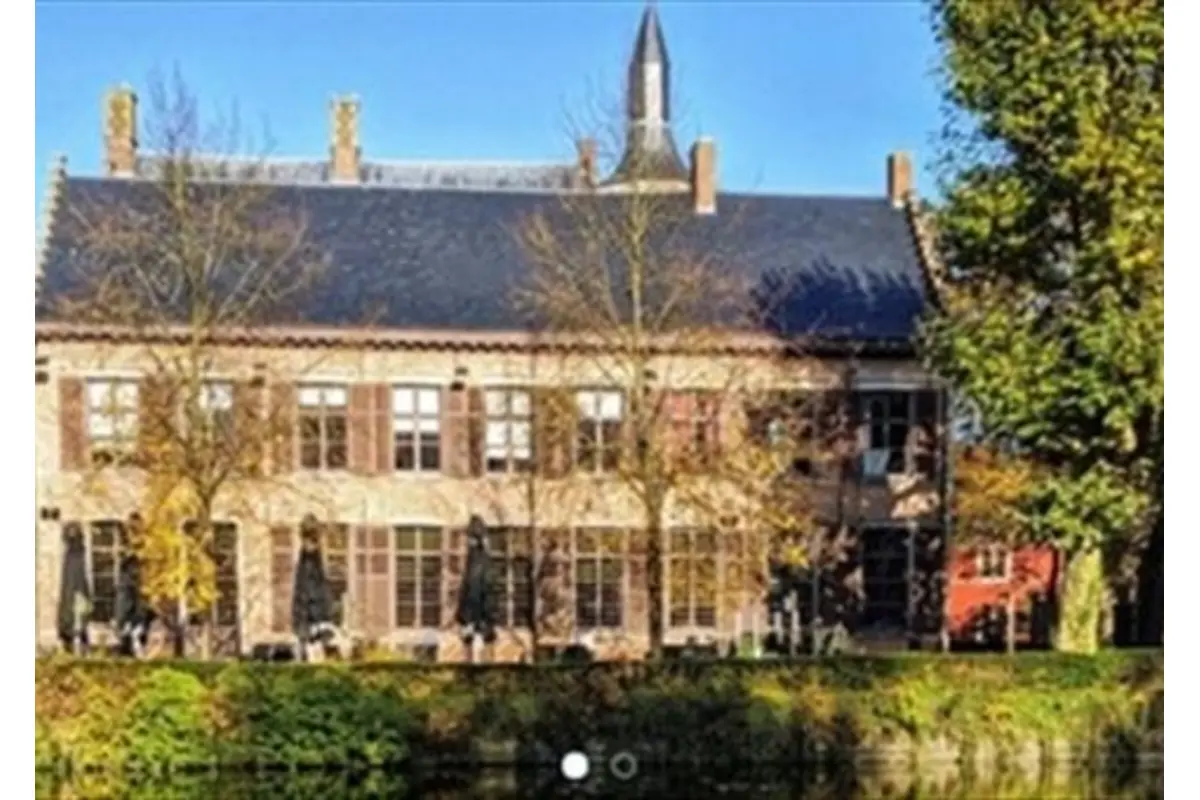 Kasteel te  koop in Sint-Niklaas 9100 1.00€ 1 slaapkamers 1360.00m² - Zoekertje 744199