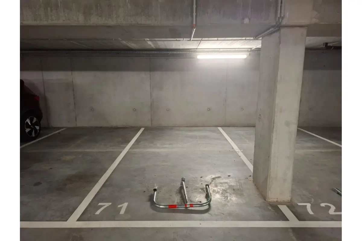 Parking te  huur in Aalst 9300 75.00€  slaapkamers m² - Zoekertje 744106