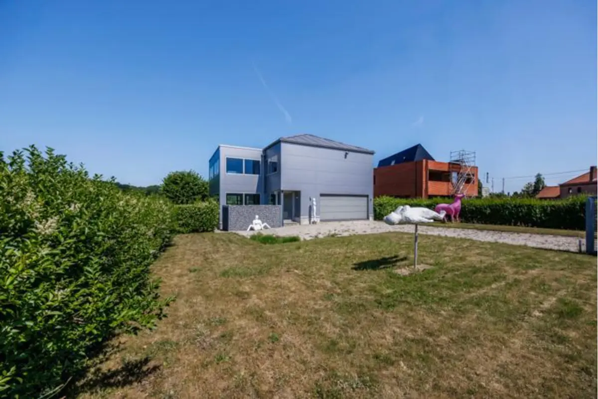 Villa te  koop in Ronse 9600 575000.00€ 3 slaapkamers m² - Zoekertje 743652