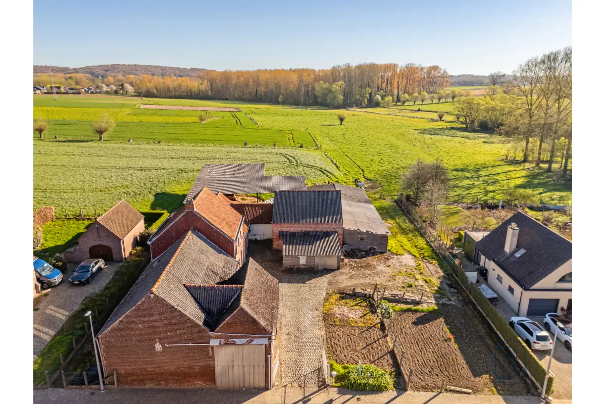 Huis te  koop in Lieferinge 9400 450000.00€ 3 slaapkamers 160.00m² - Zoekertje 744623