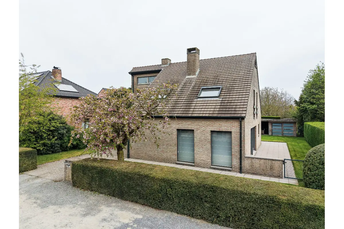 Huis te  koop in Aalter 9880 475000.00€ 4 slaapkamers 220.00m² - Zoekertje 745803