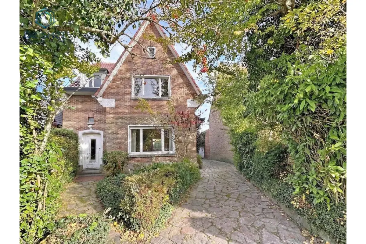 Huis te  koop in Zottegem 9620 225000.00€ 3 slaapkamers 190.00m² - Zoekertje 745277