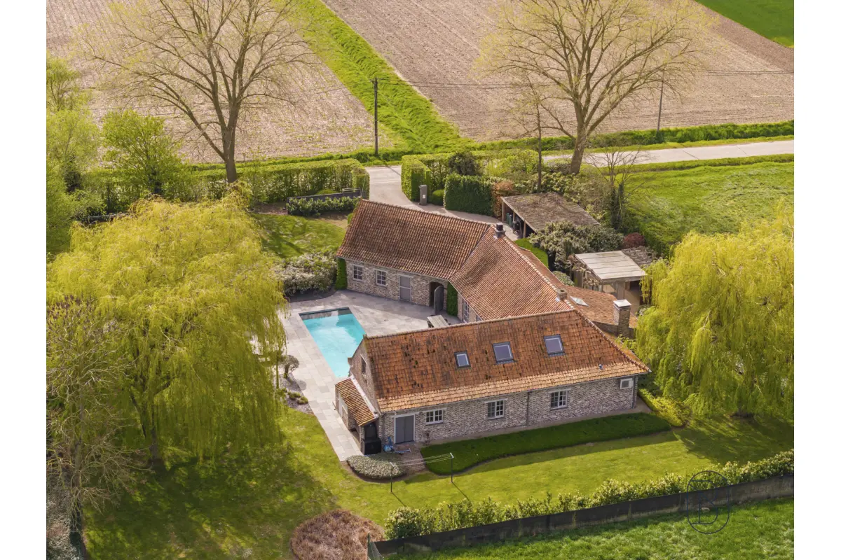 Huis te  koop in Kruishoutem 9770 1250000.00€ 5 slaapkamers 356.00m² - Zoekertje 745480