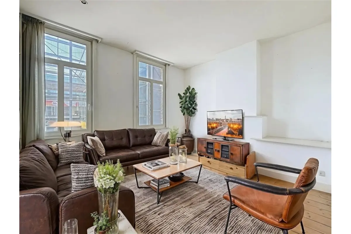 Mixgebouw te  koop in Sint-Niklaas 9100 499000.00€ 2 slaapkamers 200.00m² - Zoekertje 745436
