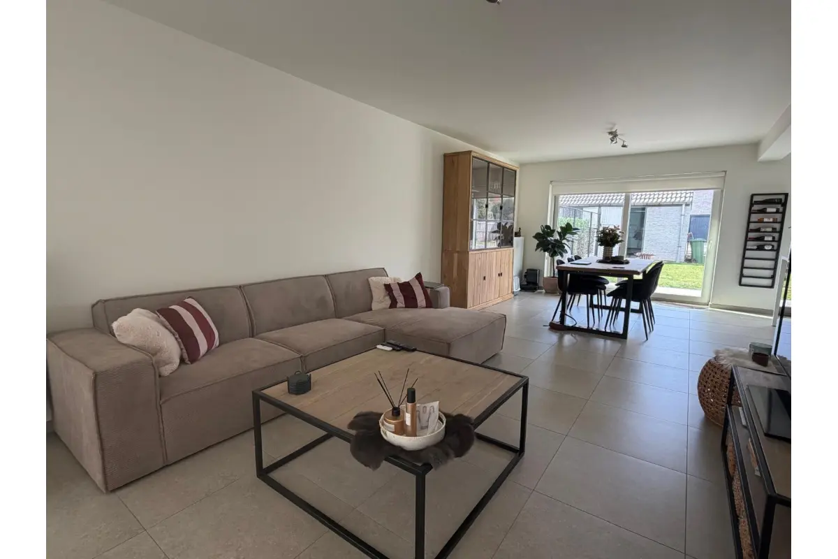 Huis te  huur in Schellebelle 9260 1100.00€ 3 slaapkamers 116.00m² - Zoekertje 745638