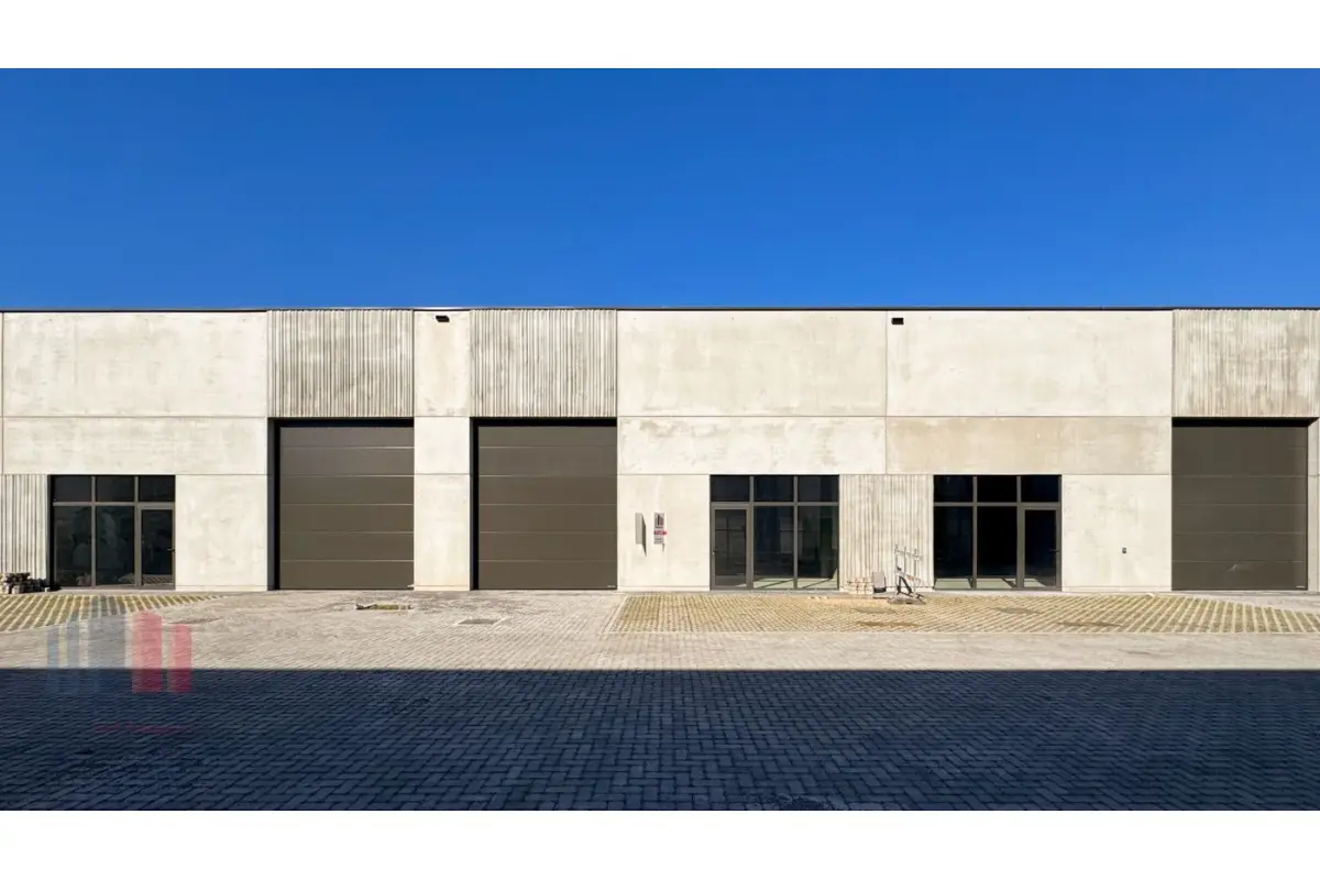 Handelszaak te  huur in Aalst 9300 3600.00€  slaapkamers 480.00m² - Zoekertje 747381