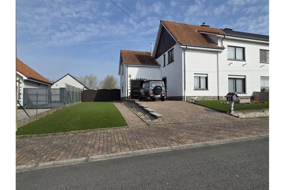 Huis te  koop in Geraardsbergen 9500 324000.00€ 4 slaapkamers 208.00m² - Zoekertje 746863
