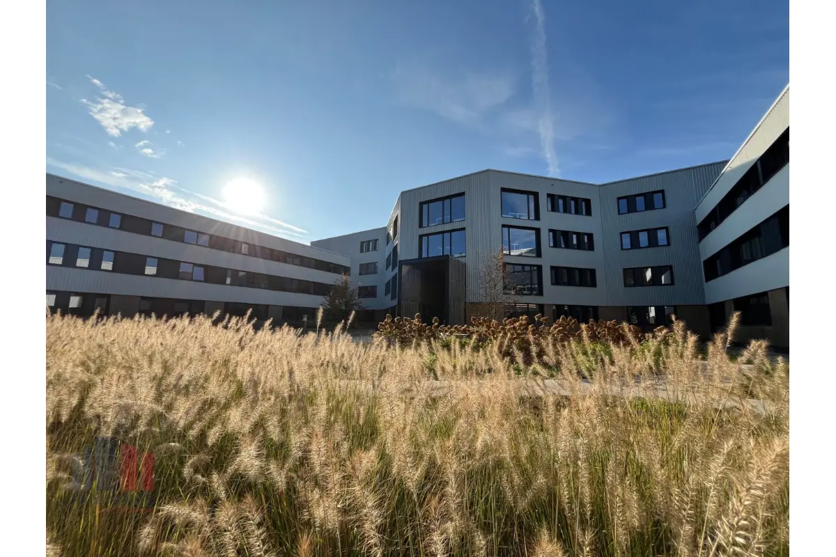 Handelszaak te  huur in Zwijnaarde 9052 3230.00€  slaapkamers 250.00m² - Zoekertje 748310