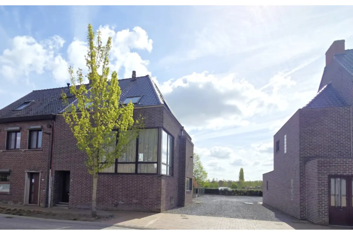Huis te  huur in Merelbeke 9820 1000.00€ 3 slaapkamers 150.00m² - Zoekertje 748233