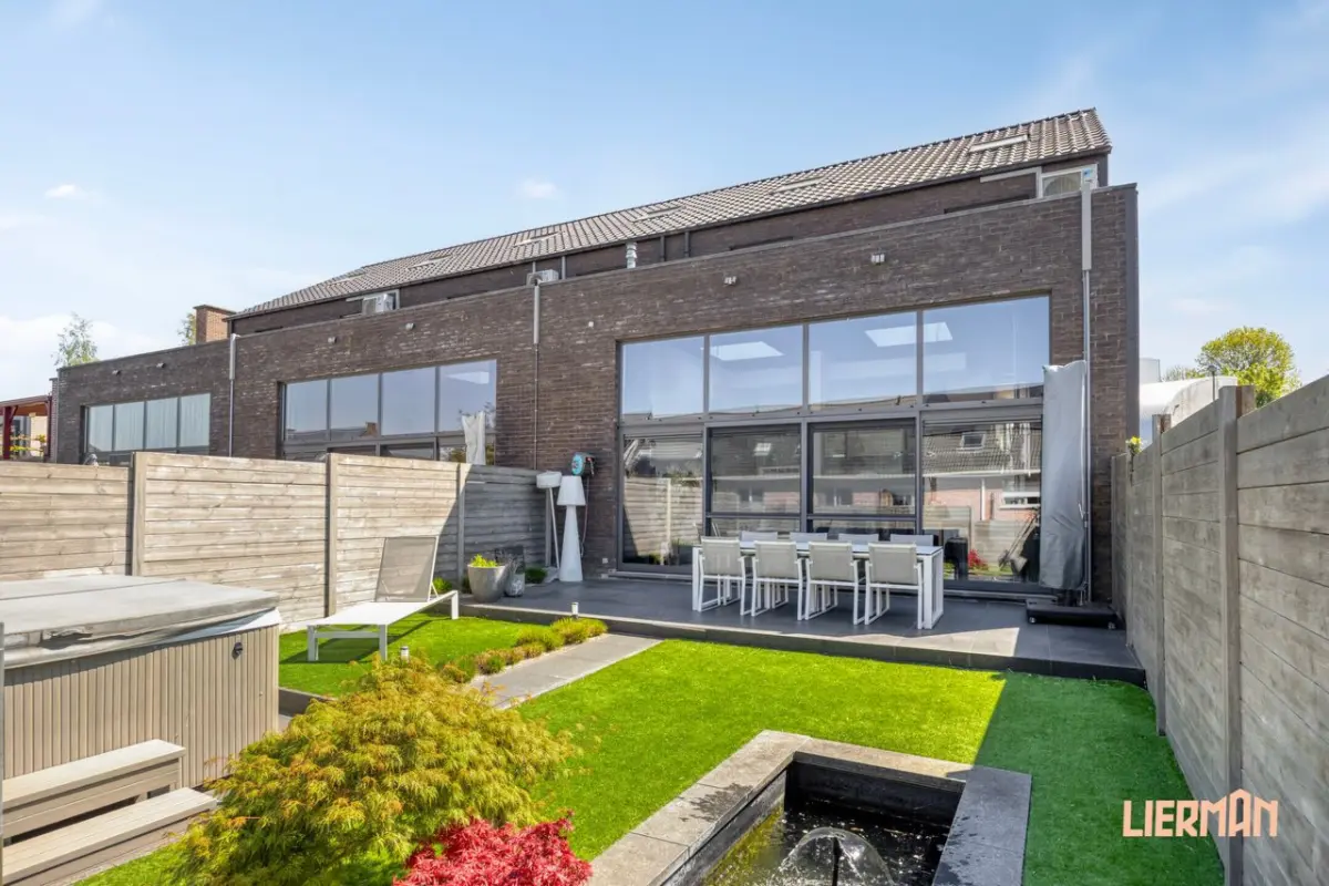 Huis te  koop in Erpe-Mere 9420 479000.00€ 4 slaapkamers 240.00m² - Zoekertje 747959