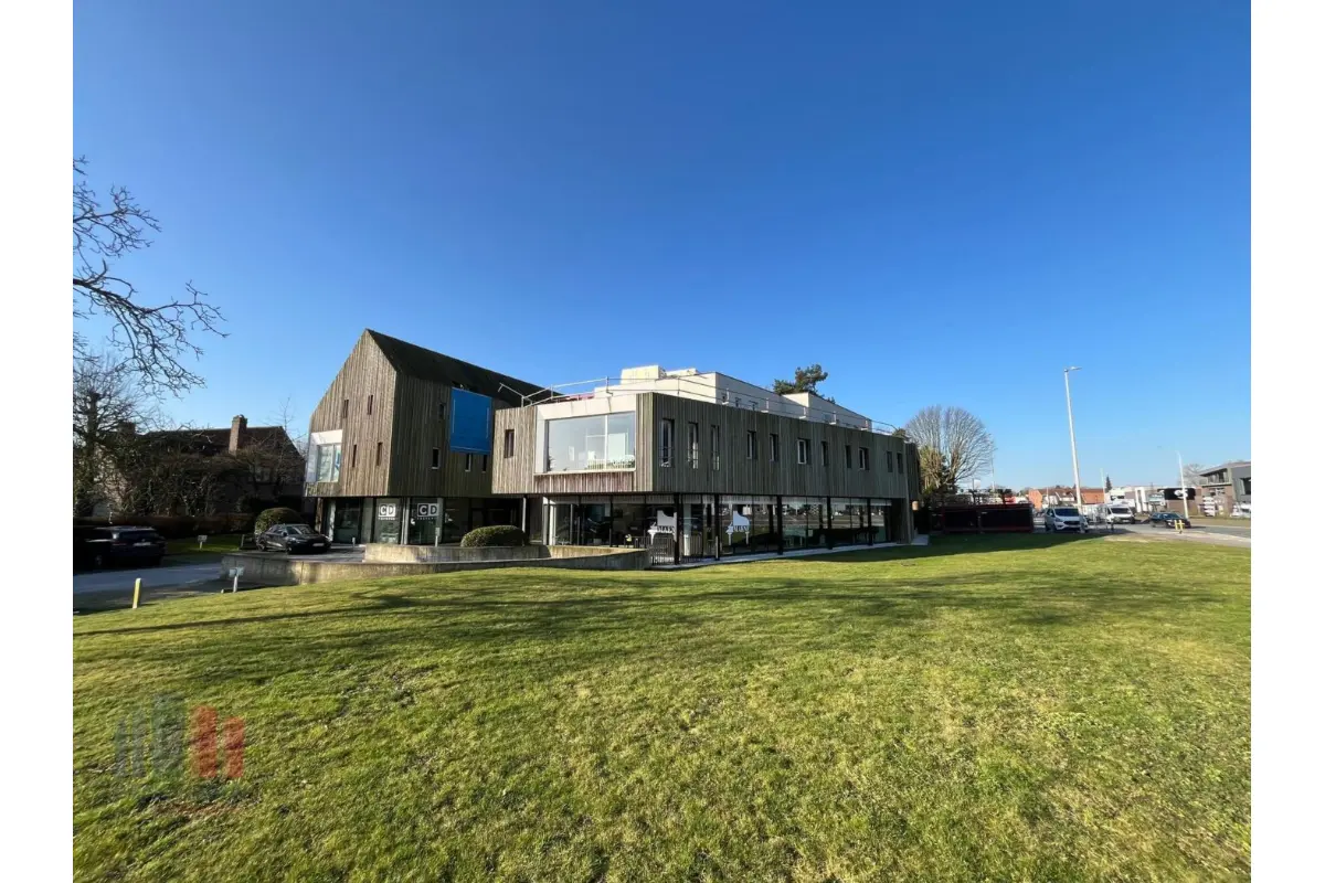 Handelszaak te  huur in Sint-Denijs-Westrem 9051 1075.00€  slaapkamers 86.00m² - Zoekertje 748287
