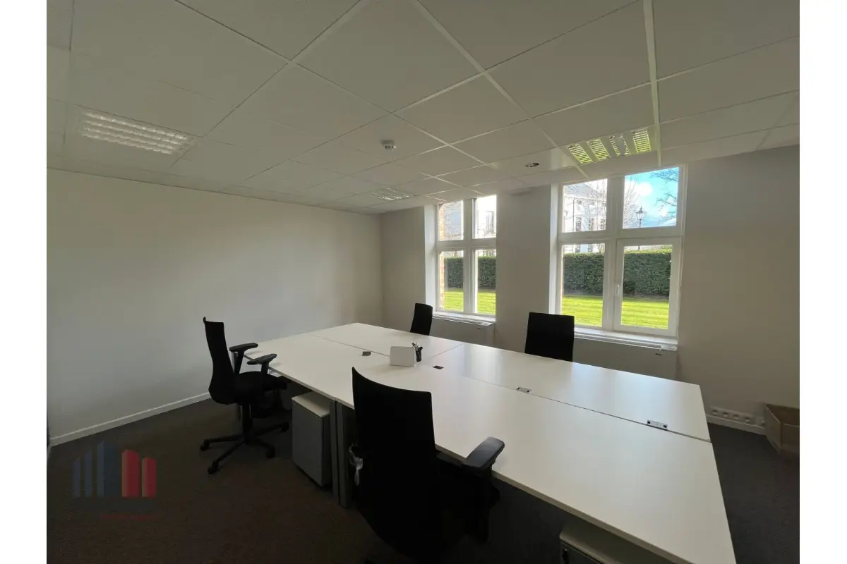 Handelszaak te  huur in Merelbeke 9820 1180.00€  slaapkamers 32.00m² - Zoekertje 749365