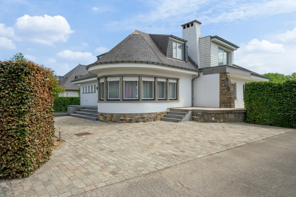 Handelszaak te  koop in Ninove 9400 638000.00€  slaapkamers 376.00m² - Zoekertje 748751