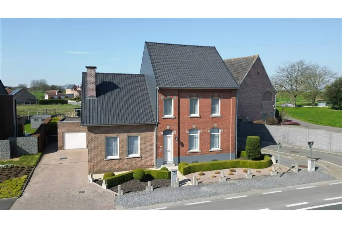 Huis te  koop in Denderwindeke 9400 399000.00€ 4 slaapkamers 215.00m² - Zoekertje 748783