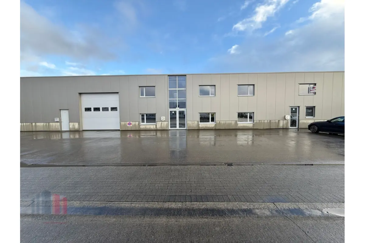 Handelszaak te  huur in Zingem 9750 4900.00€  slaapkamers 1050.00m² - Zoekertje 750365