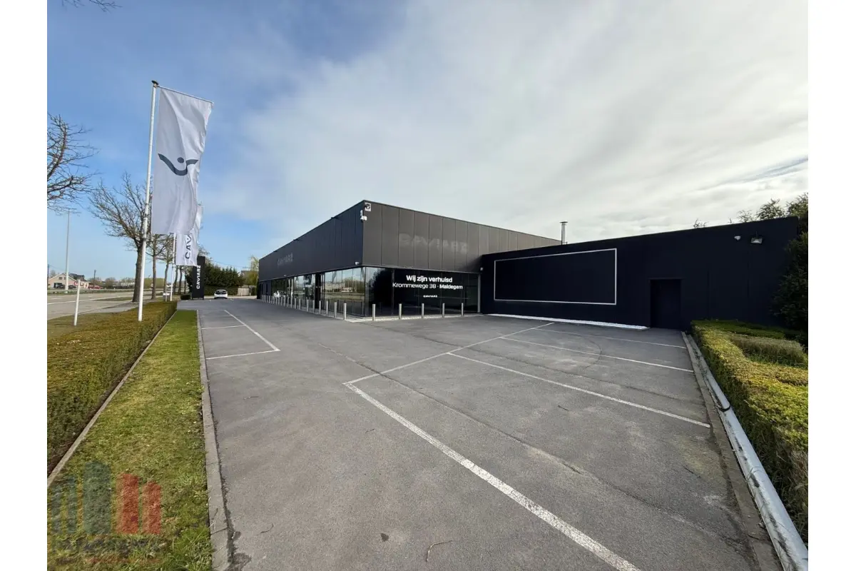 Handelszaak te  huur in Knesselare 9910 6500.00€  slaapkamers 1549.00m² - Zoekertje 750368