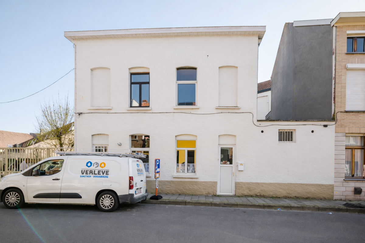 Mixgebouw te  koop in Gent 9000 270000.00€ 2 slaapkamers 85.00m² - Zoekertje 750888