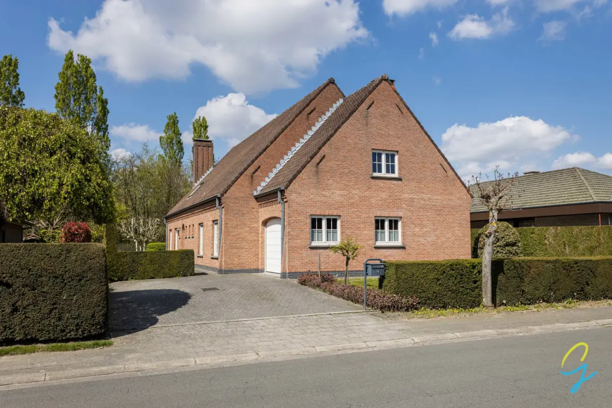 Huis te  koop in Wichelen 9260 539000.00€ 4 slaapkamers 216.00m² - Zoekertje 750854