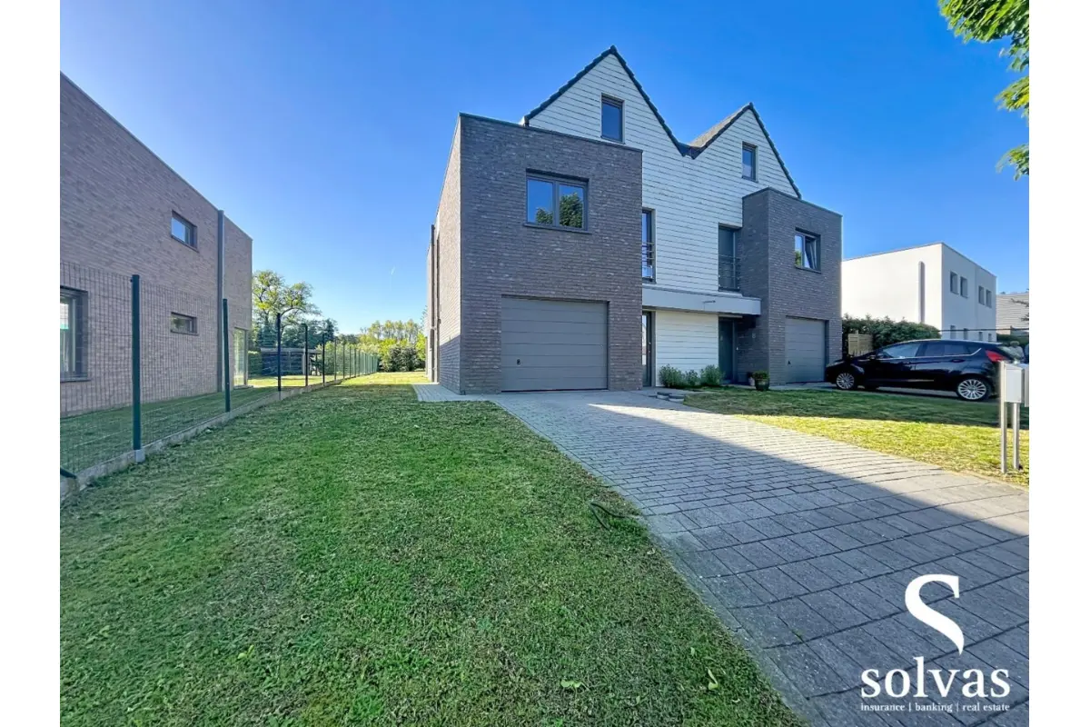 Huis te  huur in Lotenhulle 9880 1175.00€ 4 slaapkamers 160.00m² - Zoekertje 751076