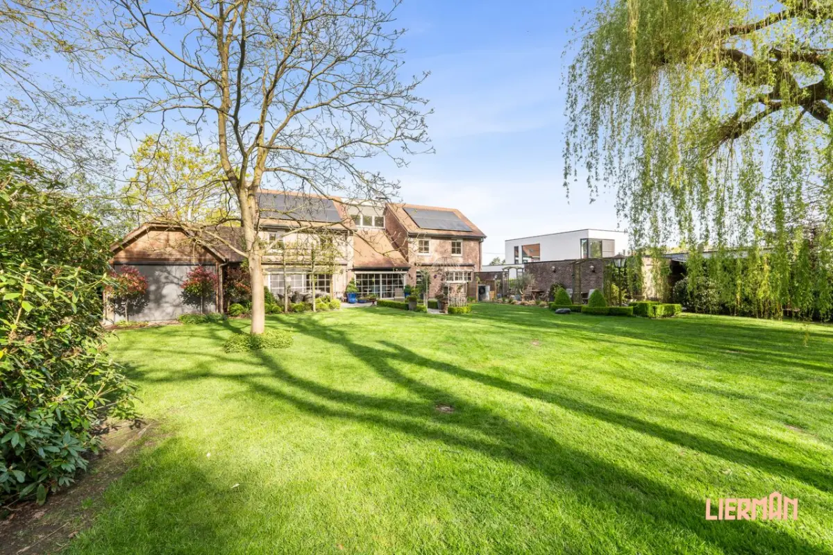Villa te  koop in Erembodegem 9320 1095000.00€ 4 slaapkamers 360.00m² - Zoekertje 751006