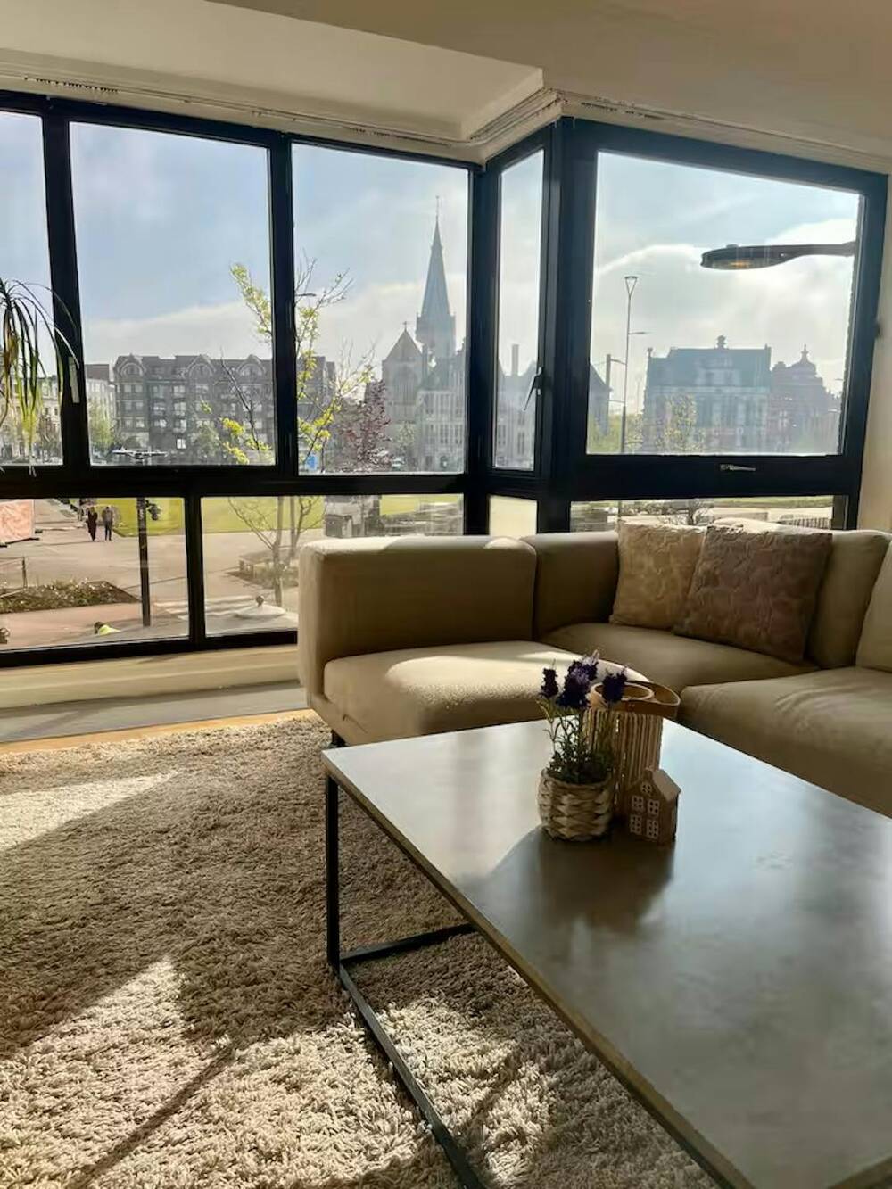 Appartement te  huur in Sint-Niklaas 9100 2500.00€ 2 slaapkamers 115.00m² - Zoekertje 751503