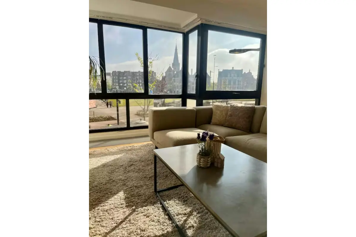 Appartement te  huur in Sint-Niklaas 9100 2000.00€  slaapkamers m² - Zoekertje 752652